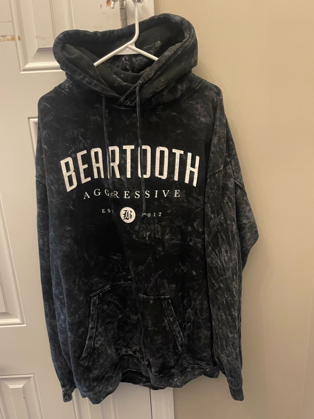 Beartooth Aggressive Logo Mineral-Wash Hoodie - Black/Gray. Size XXL